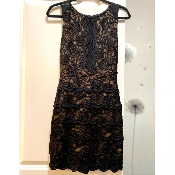 bebe | Dresses | Jenny Scallop Lace Tier Dress By Bebe | Poshmark